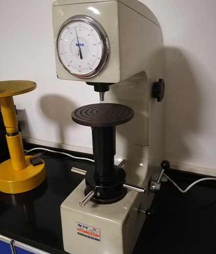 Dynamic lifetime testing machine